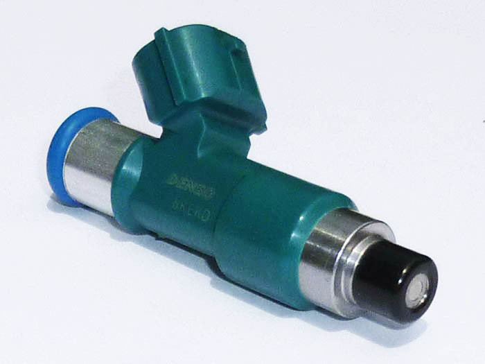 IN725 Denso Fuel Injectors Nissan 350Z (VQ-series top-feed)